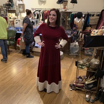 Elsewhere Vintage - Vintage Christmas dress - Used, Vintage & Consignment Near Me - Orange, California