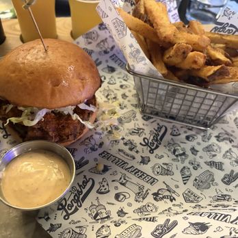Left Field Brewery - Nashville fried chicken - Brewpubs Near Me - Toronto, Ontario