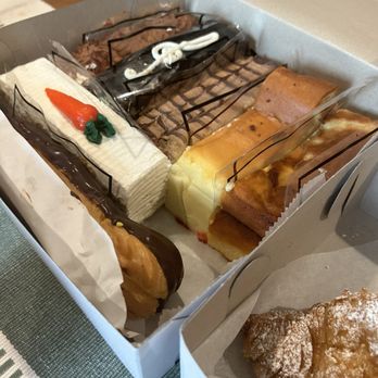 Biagio's - Eclair, carrot cake, Lobster Tail, Russian cheesecake, tiramisu - Bakeries Near Me - Stirling, New Jersey