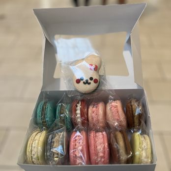 Sweet Box - 13 macaroons for $33! - Macarons Near Me - Cerritos, California Sweet Box - 13 macaroons for $33! - Macarons Near Me - Cerritos, California