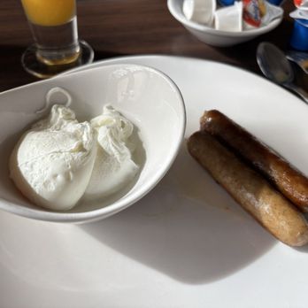 Broken Yolk Cafe - Poached eggs and sausage - Breakfast & Brunch Near Me - El Cajon, California Broken Yolk Cafe - Poached eggs and sausage - Breakfast & Brunch Near Me - El Cajon, California