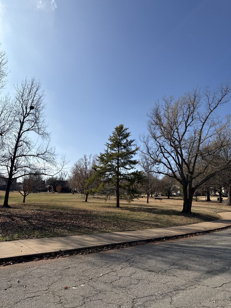 Edgemere Park Logo