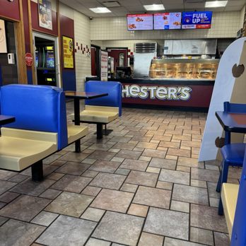 Chester's Fried Chicken - Chicken Shop Near Me - Newton, Iowa