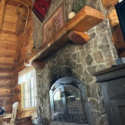 Lazy Trout Market & Lodge - Little Ponderosa