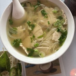 Pho (P5. Chicken Noodle Soup - Phở Gà) $15
