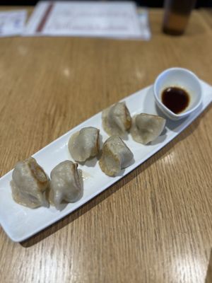 Ryus Noodle Bar by null