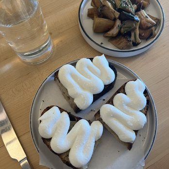 Misi - Ricotta toast, Trumpet mushrooms - Italian Near Me - Brooklyn, New York Misi - Ricotta toast, Trumpet mushrooms - Italian Near Me - Brooklyn, New York