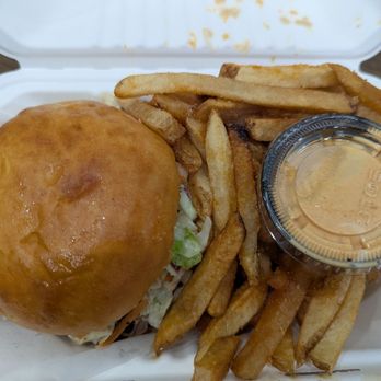 Mutiny BBQ Company - Pulled Pork Sandwich and soggy but tasty Fries - Barbeque Near Me - Asbury Park, New Jersey Mutiny BBQ Company - Pulled Pork Sandwich and soggy but tasty Fries - Barbeque Near Me - Asbury Park, New Jersey