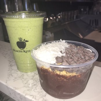 Health Kitchen - Cbd mint chocolate chip smoothie (not too bad just no for me) and The OG (amazingg) - Salad Near Me - Whitestone, New York