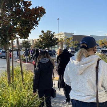 Bath & Body Works - Long line for their annual candle day event! - Cosmetics & Beauty Supply Near Me - Sacramento, California Bath & Body Works - Long line for their annual candle day event! - Cosmetics & Beauty Supply Near Me - Sacramento, California