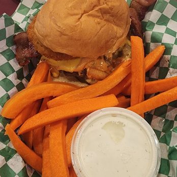 5-8 Club - Roadhouse with Carrots - Burgers Near Me - Minneapolis, Minnesota
