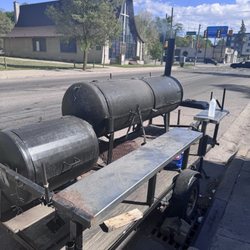 Ellnora's Kitchen - Bbq pit