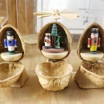 Leavenworth Nutcracker Museum - Tiny nutcrackers. - Museums Near Me - Leavenworth, Washington Leavenworth Nutcracker Museum - Tiny nutcrackers. - Museums Near Me - Leavenworth, Washington
