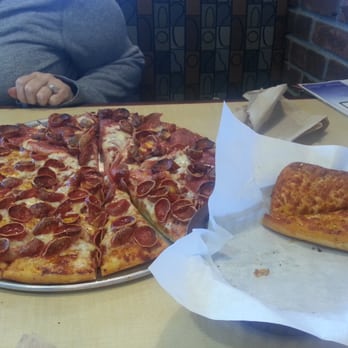 Mountain Mike's Pizza - Large pikes peak and garlic bread - Pizza Near Me - Chino, California