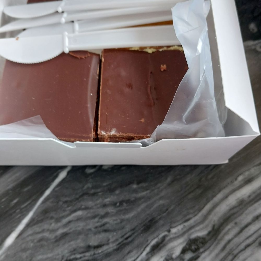 Candyland Cottage - chocolate bars in a white box - Ice Cream & Frozen Yogurt Near Me - Rayne, Louisiana