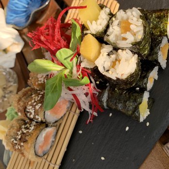 Mido - Fried Salmon roll, pickle and omelette maki - Sushi Bars Near Me - Berlin, BE