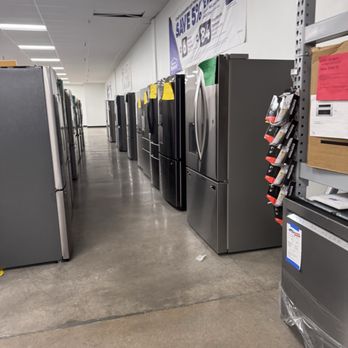 Lowe's Outlet - Interior - Appliances Near Me - Houston, Texas