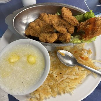 Dottie's Restaurant - Catfish, hashbrowns and grits - American Near Me - Palm Bay, Florida