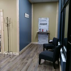 Jewlz Beyond Hair - Waiting area