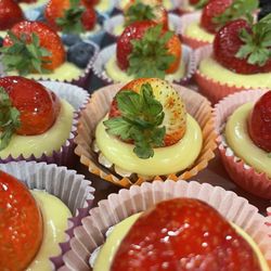 Coco’s Cakes - Tart strawberries
