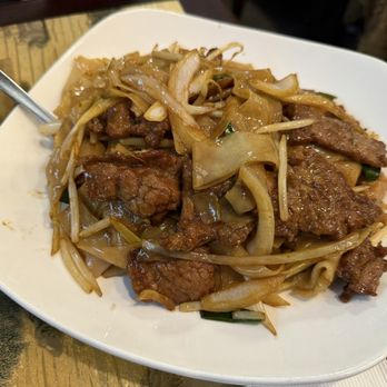 Main Noodle House - Beef chow fun - Chinese Near Me - New York, New York