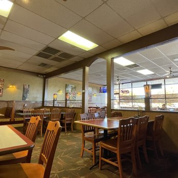 Boston Pizzeria - a view of the dining area - Pizza Near Me - Greenville, South Carolina