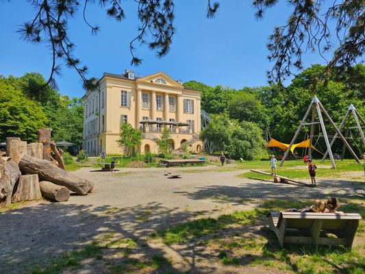Schloss Freudenberg by null