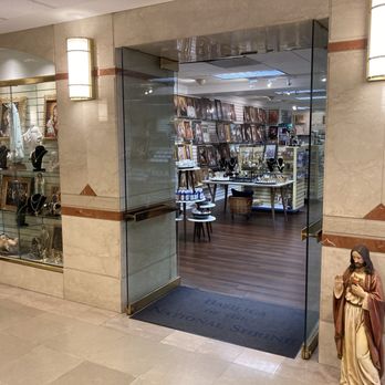 National Shrine Bookstore - Entry to Gift Shop - Bookstores Near Me - Washington, DC, District of Columbia National Shrine Bookstore - Entry to Gift Shop - Bookstores Near Me - Washington, DC, District of Columbia
