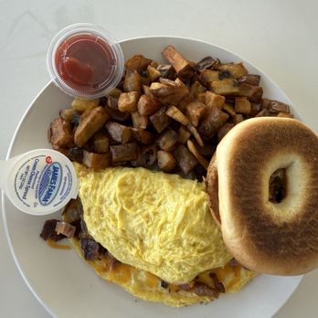 Connolly's Shore Grill - meat lovers omelette. phenomenal. - Cheesesteaks Near Me - St. Augustine, Florida