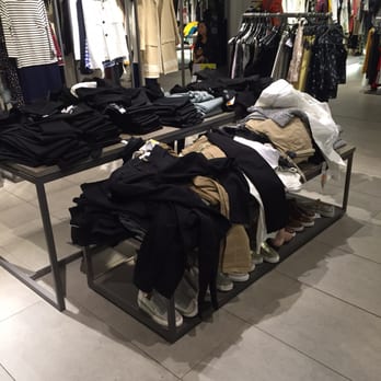 Zara - Clothes Pile Display - Women's Clothing Near Me - Santa Clara, California Zara - Clothes Pile Display - Women's Clothing Near Me - Santa Clara, California