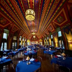 Naniboujou Lodge & Restaurant - You eat, and you look around, and then you eat some more.