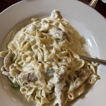 Pasta Max Cafe - Chicken fettuccine Alfredo - Italian Near Me - McDonough, Georgia Pasta Max Cafe - Chicken fettuccine Alfredo - Italian Near Me - McDonough, Georgia