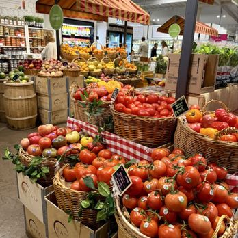 Eataly - Los Angeles - A beautiful selection of ripe tomatoes. - Italian Near Me - Los Angeles, California Eataly - Los Angeles - A beautiful selection of ripe tomatoes. - Italian Near Me - Los Angeles, California