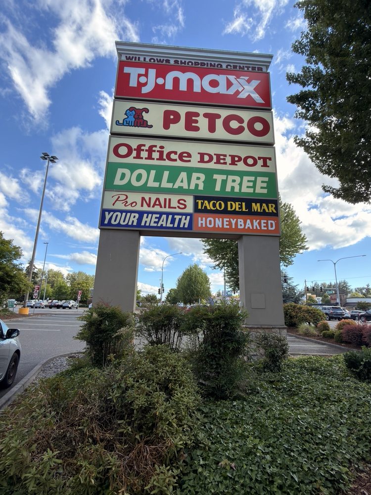 Willows Shopping Center Logo