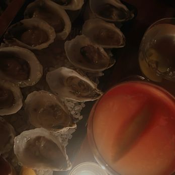 The Press Room - Oysters - Wine Bars Near Me - Chicago, Illinois The Press Room - Oysters - Wine Bars Near Me - Chicago, Illinois
