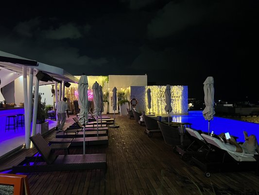 The Fives Downtown Hotel - Curio Collection by Hilton by null