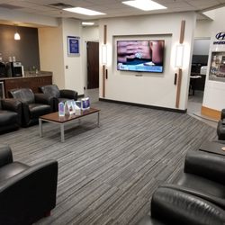 Luther Burnsville Hyundai - Waiting Room