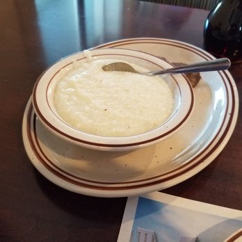 The Villa Diner - Side of grits. Note size of plate for scale. - Italian Near Me - Charlottesville, Virginia