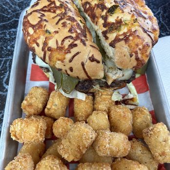 Cheesy Jane's - Cheddar Jalapeno Bun & Burger - Burgers Near Me - San Antonio, Texas