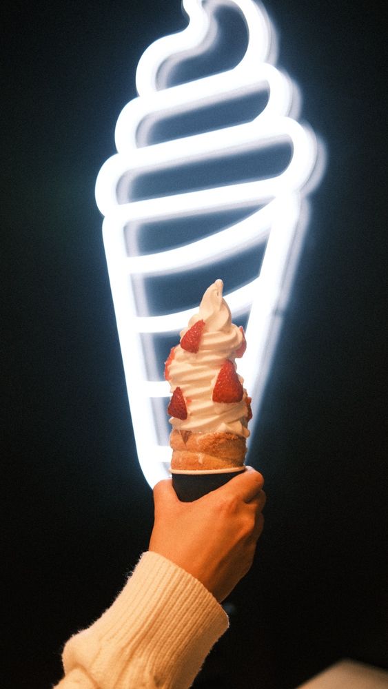 CRISPY CONES Updated May 2024 58 Photos & 52 Reviews 180 S