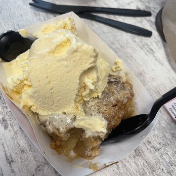 Big John's Texas BBQ - Apple cobbler - Barbeque Near Me - Page, Arizona