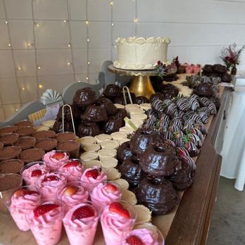 Pineapple Sol - Dessert table setup - Coffee & Tea Near Me - Cary, North Carolina