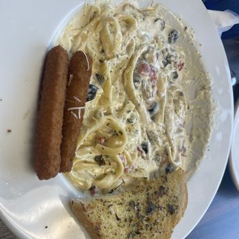 Blue Ribbon Cafe & Bakery - Tuscan Alfredo Pasta - Bakeries Near Me - Emmett, Idaho
