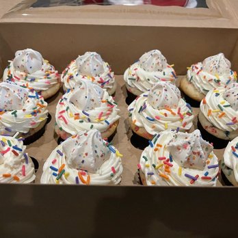 Royal Velvets Desserts - Royal Confetti cupcakes - Cupcakes Near Me Royal Velvets Desserts - Royal Confetti cupcakes - Cupcakes Near Me
