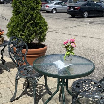 Tina's Italian Bake Shop - Seating - Bakeries Near Me - Gurnee, Illinois