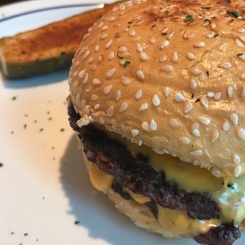 Hudson House - Cheeseburger - Seafood Near Me - Addison, Texas Hudson House - Cheeseburger - Seafood Near Me - Addison, Texas