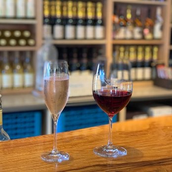 MauiWine - Grenache and Prosecco - Wineries Near Me - Kula, Hawaii MauiWine - Grenache and Prosecco - Wineries Near Me - Kula, Hawaii