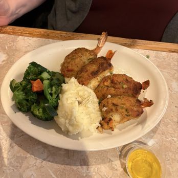 Pagliacci's Restaurant - Valentine's Day special. Baked stuffed shrimp with mashed potatoes and veggies. Super good! - Pizza Near Me - Plainville, Connecticut Pagliacci's Restaurant - Valentine's Day special. Baked stuffed shrimp with mashed potatoes and veggies. Super good! - Pizza Near Me - Plainville, Connecticut