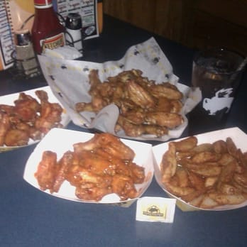 Buffalo Wild Wings - American Near Me - Goodyear, Arizona