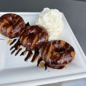All American Pub - Donuts I love Food Truck provided the dessert - New American Near Me - Charlotte, North Carolina All American Pub - Donuts I love Food Truck provided the dessert - New American Near Me - Charlotte, North Carolina